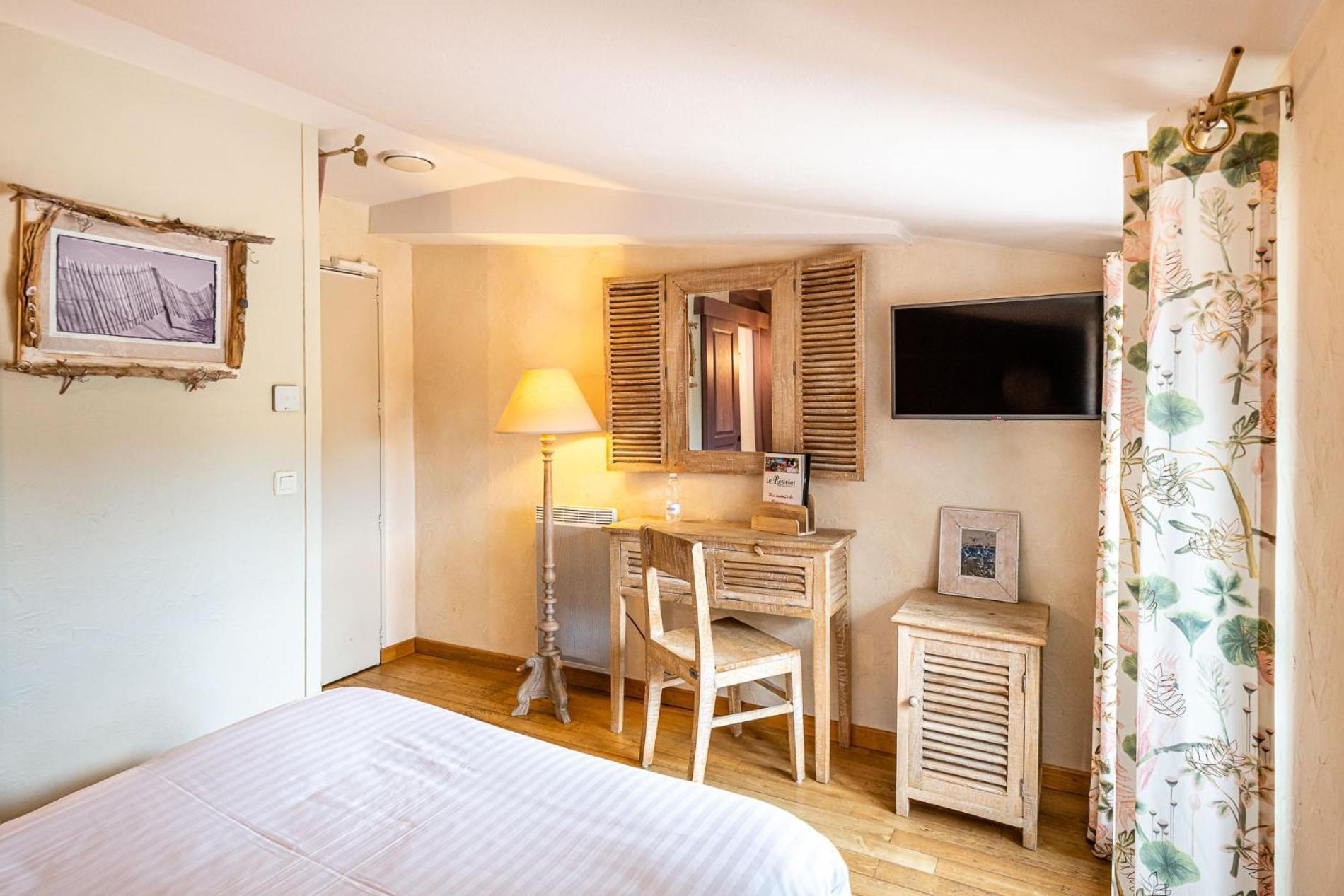 Hôtel Le Résinier Le Barp Habitación foto