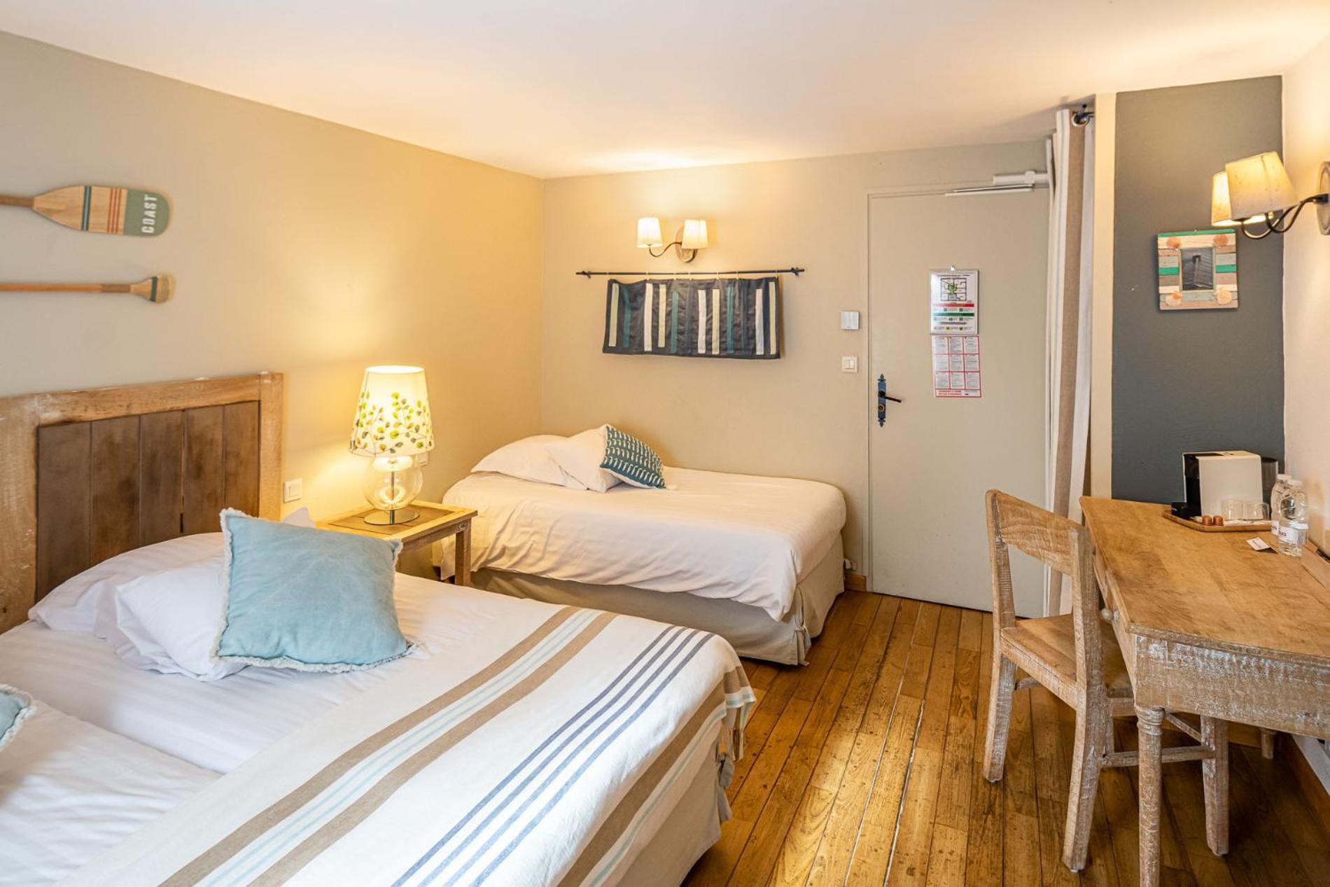 Hôtel Le Résinier Le Barp Habitación foto