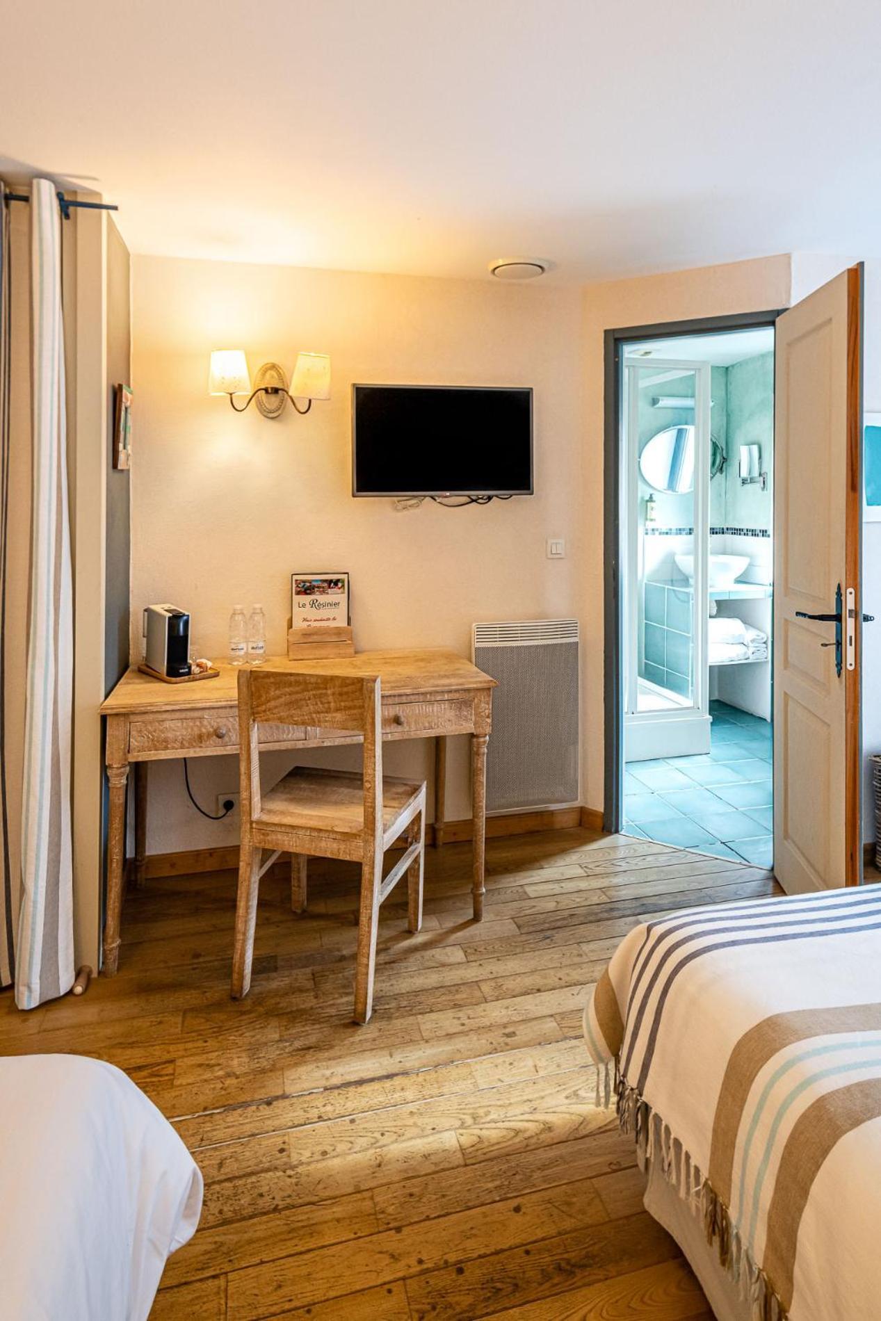 Hôtel Le Résinier Le Barp Habitación foto