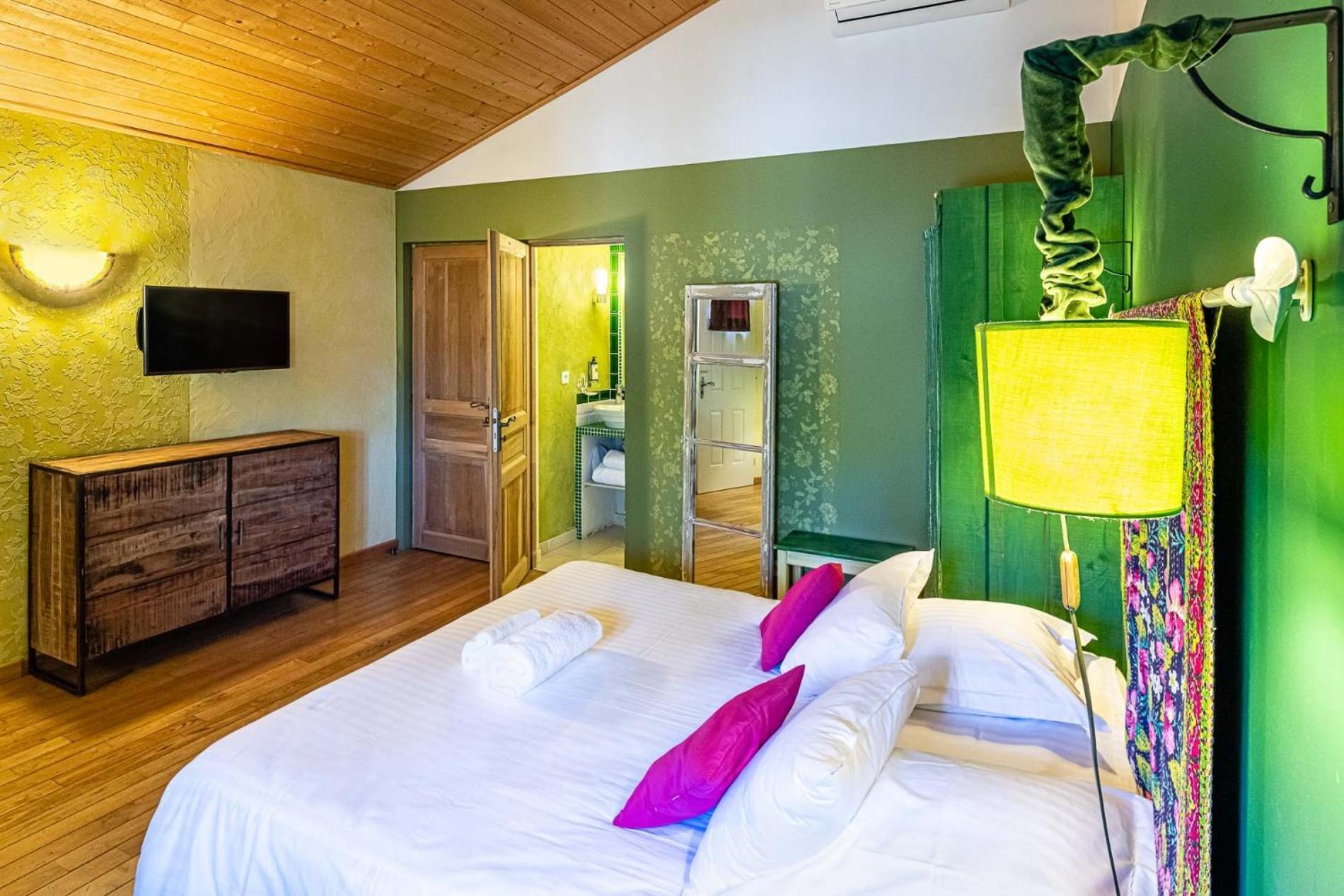 Hôtel Le Résinier Le Barp Habitación foto