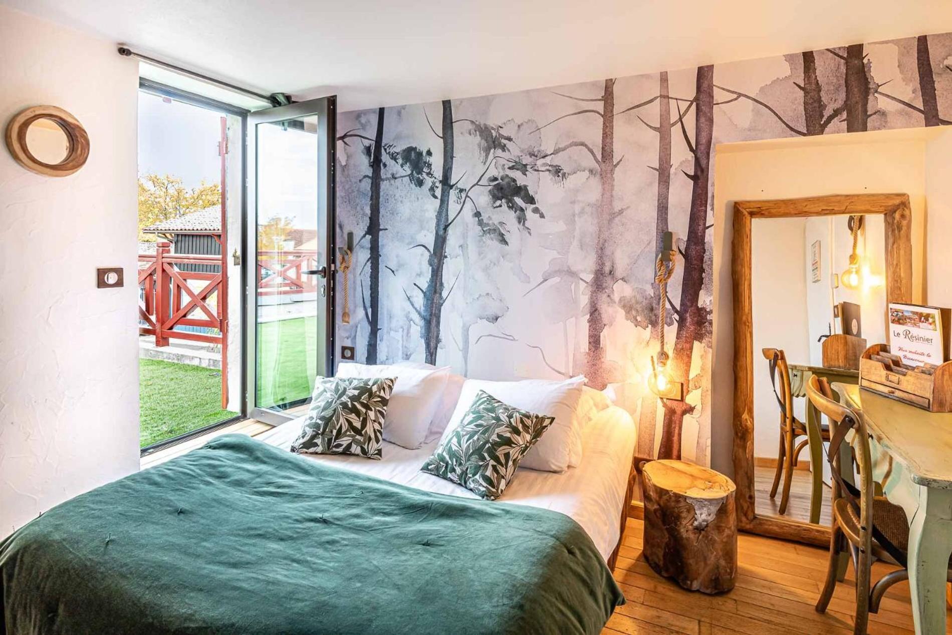 Hôtel Le Résinier Le Barp Habitación foto